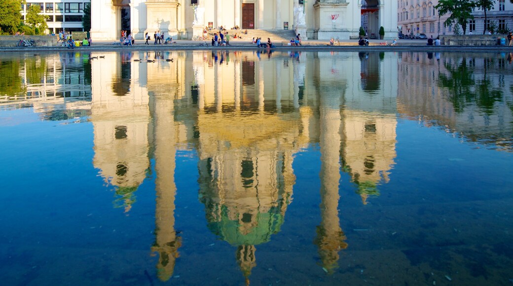 聖卡爾教堂 设有 池塘, 宗教觀點 和 教堂或大教堂