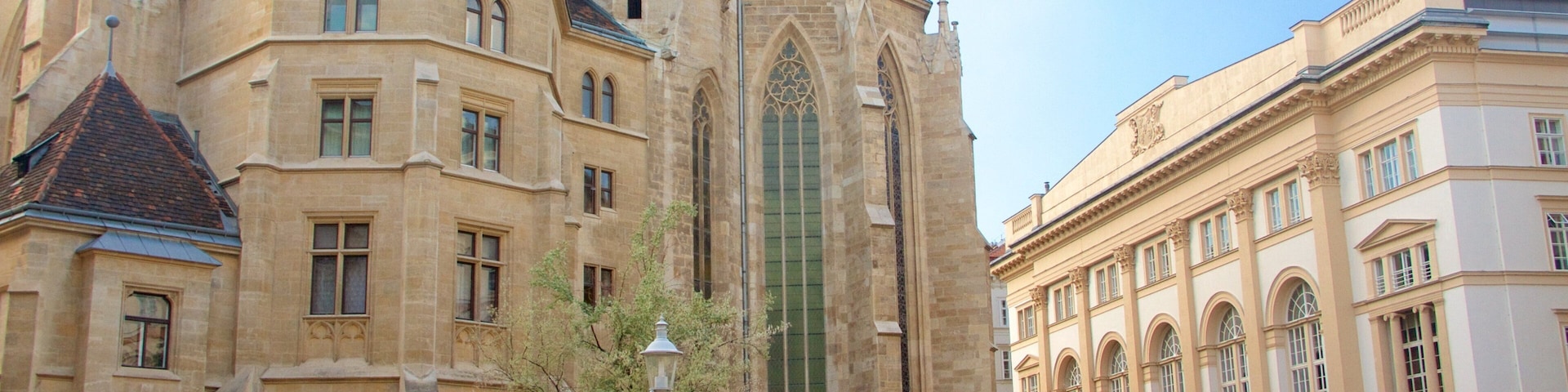 Igreja de Minorite caracterizando arquitetura de patrimĂŽnio, aspectos religiosos e elementos de patrimĂŽnio