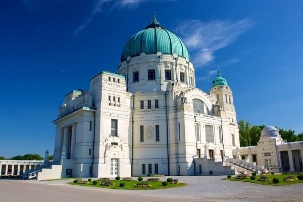 Central Cemetery featuring heritage architecture and a cemetery