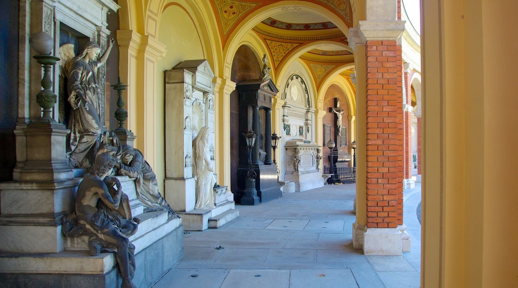 Cemitério Central mostrando elementos de patrimÎnio, um cemitério e elementos religiosos