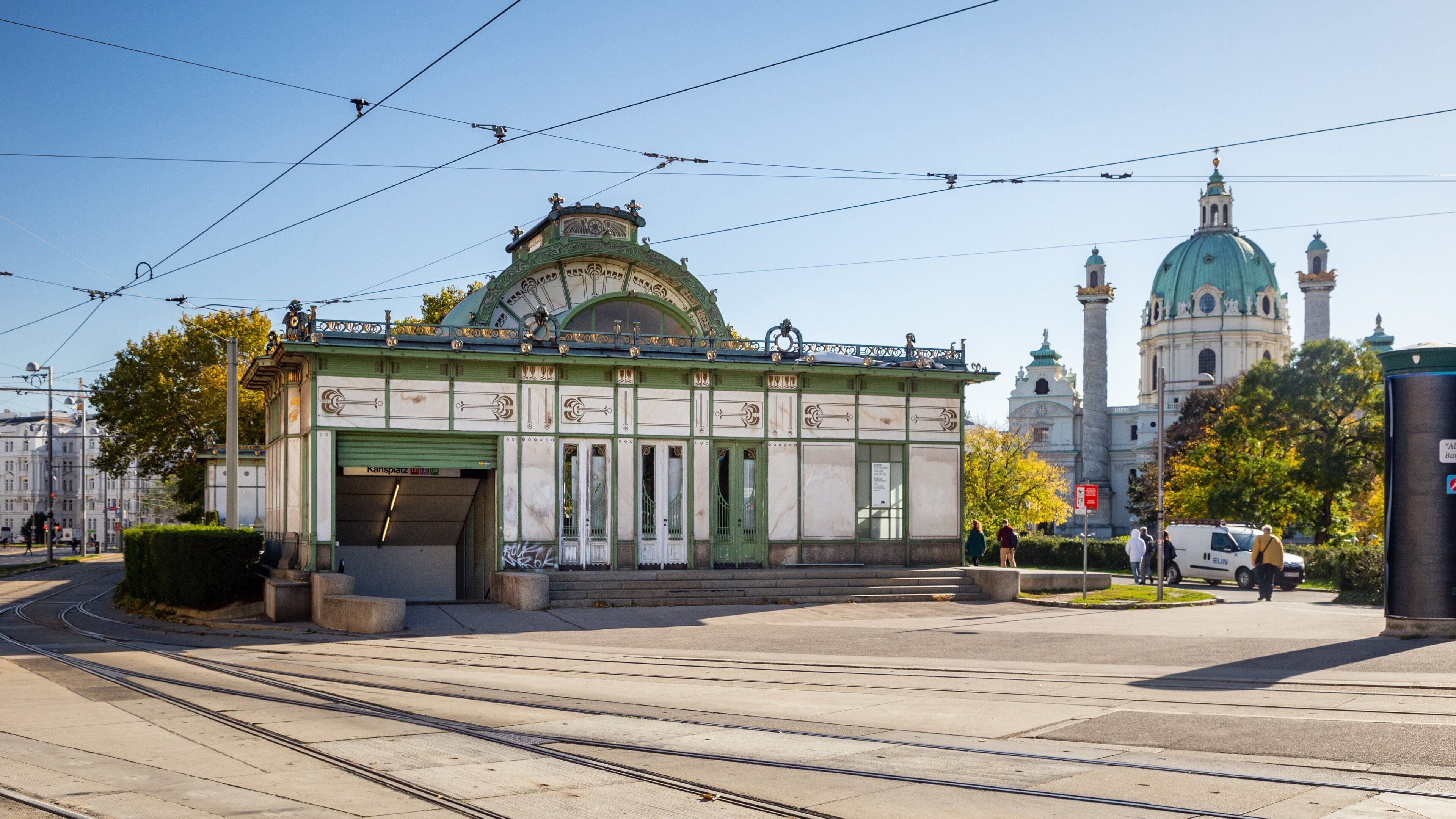 Karlsplatz Stadbahn Station which includes heritage architecture