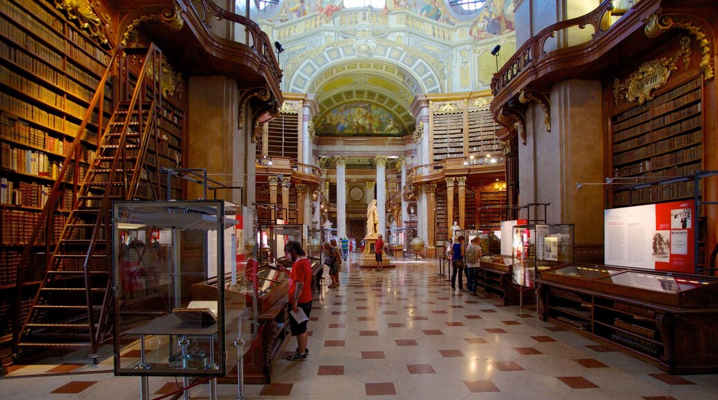 Østerrikes nasjonalbibliotek fasiliteter samt historisk arkitektur, innendørs og administrativ bygning