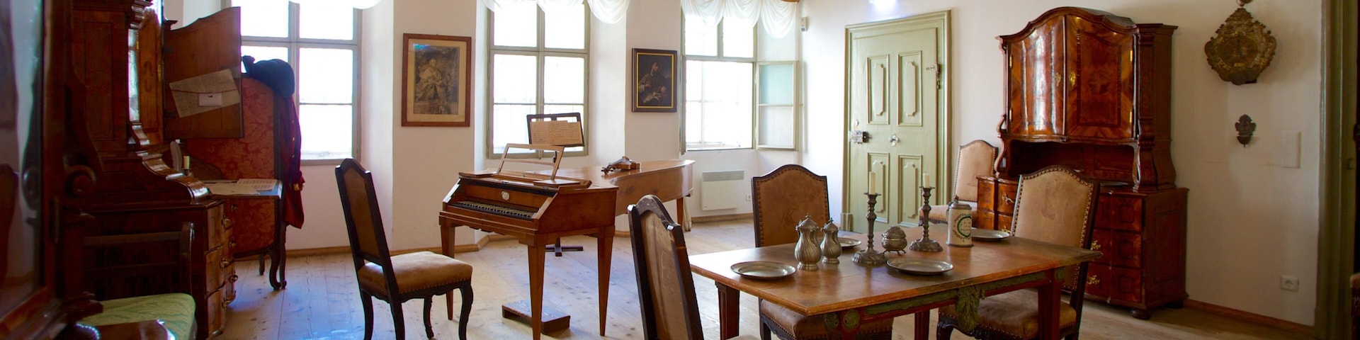 Mozart\'s Birthplace featuring interior views