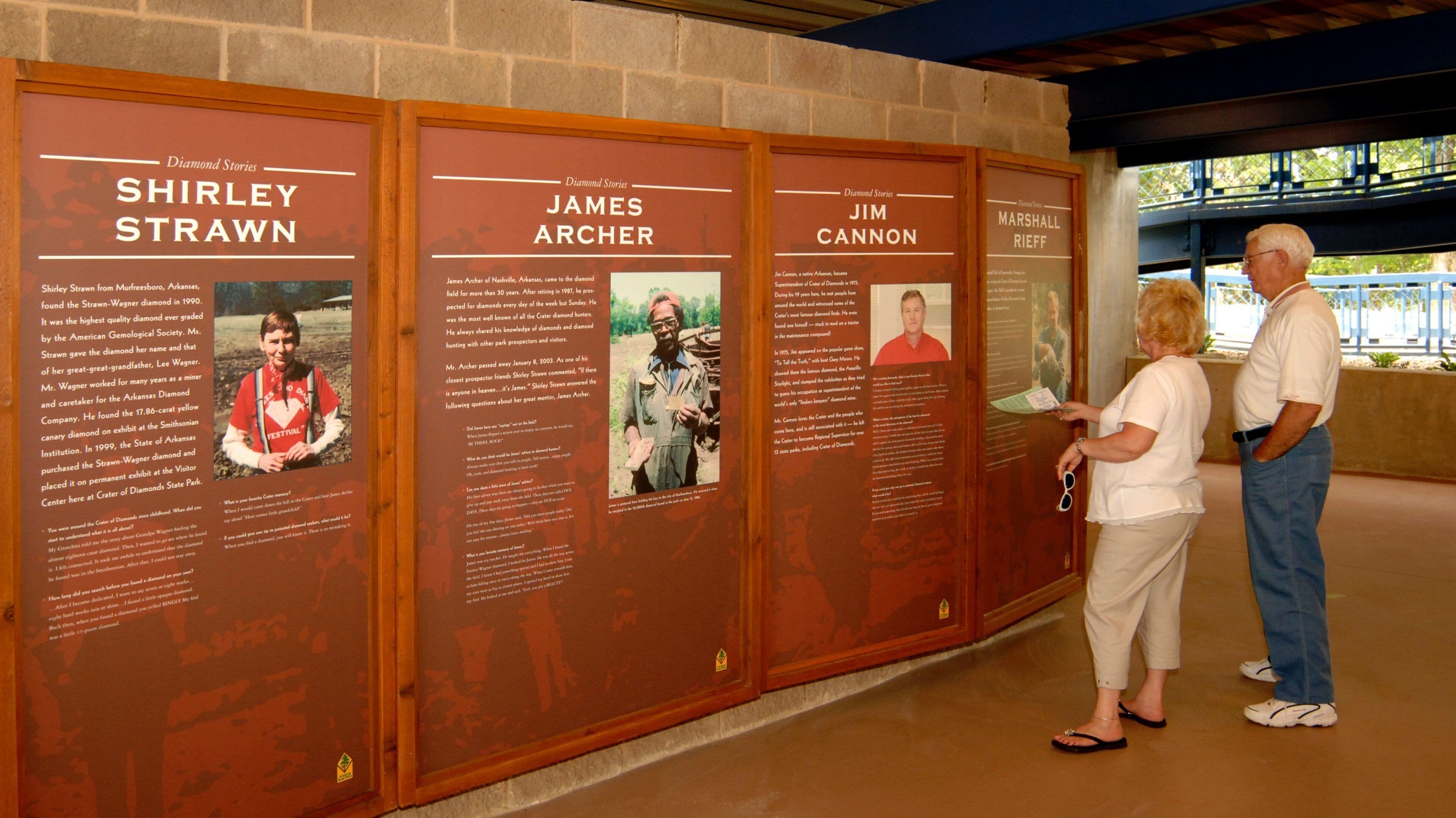 Crater of Diamonds State Park fasiliteter samt innendørs i tillegg til par