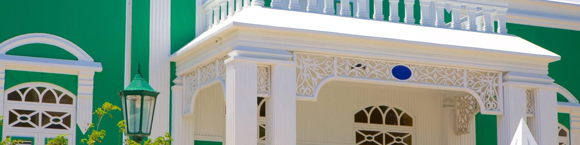 HĂŽtel de ville d\'Aruba montrant patrimoine architectural et bĂątiment public