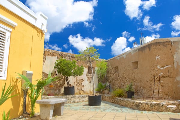 Fort Zoutman montrant patrimoine historique