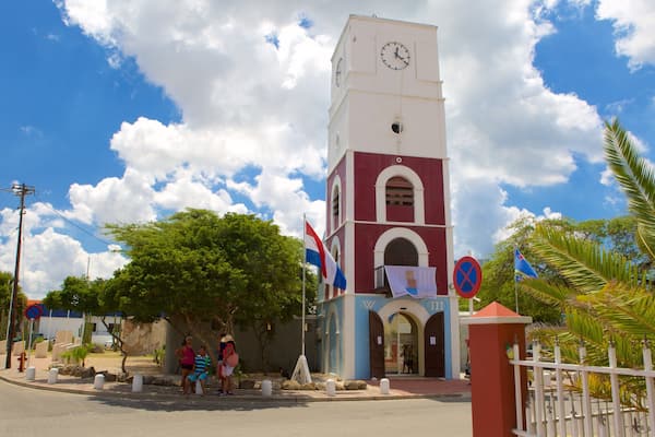 Fort Zoutman which includes heritage elements and military items