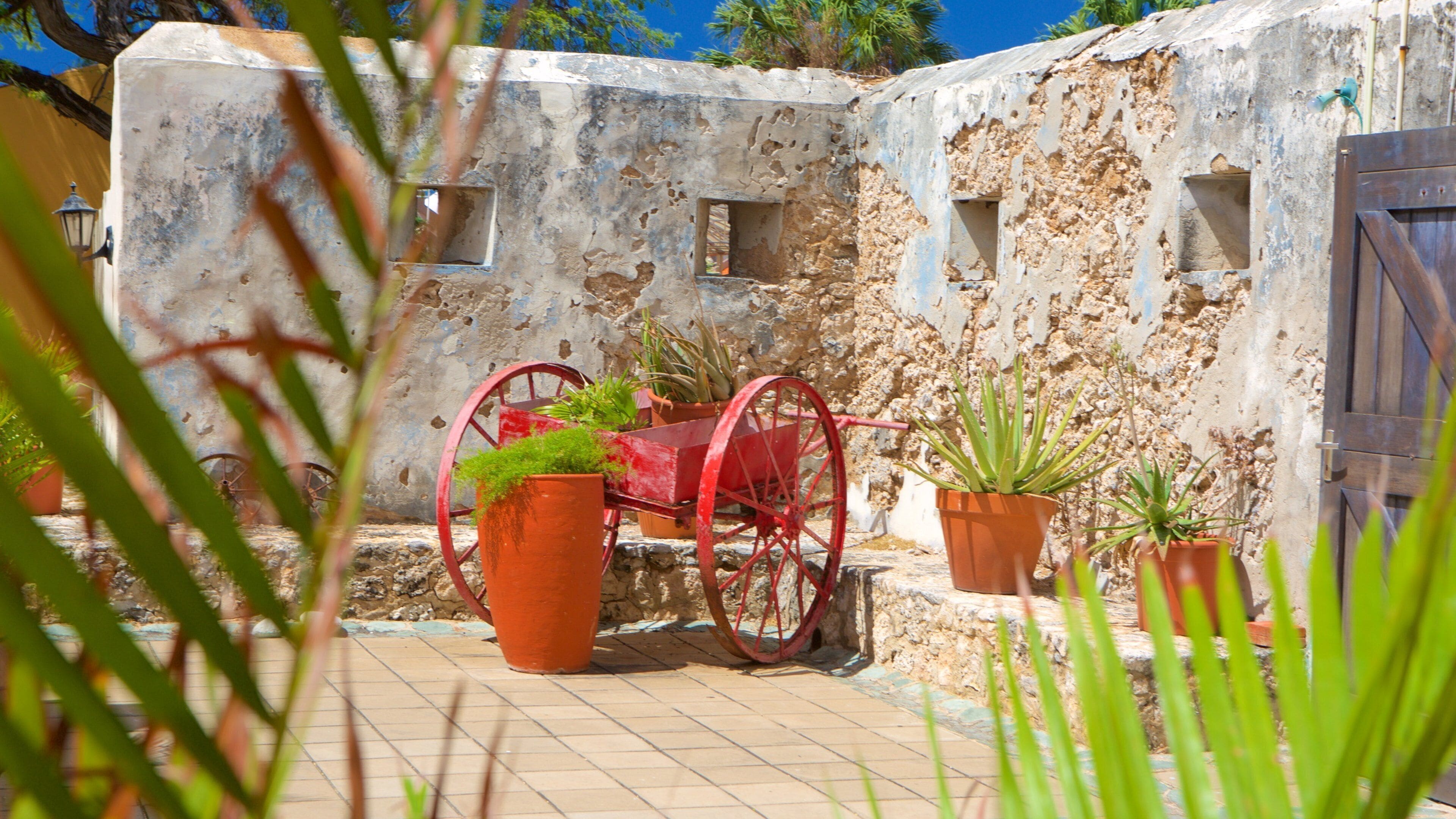 Forte Zoutman caracterizando itens militares e elementos de patrimônio