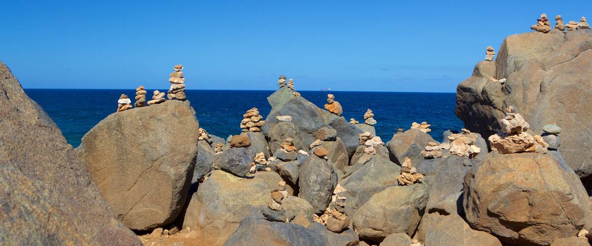 Naturbrücke - Boca Andicuri mit einem allgemeine Küstenansicht
