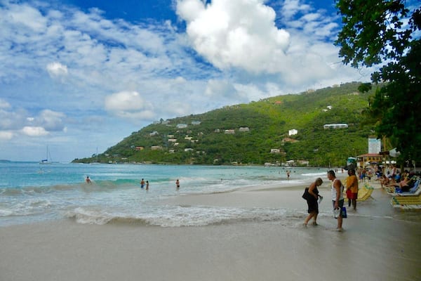 Another amazing stop on our two week sailing trip aboard a #Sunsail catamaran. Beautiful Cane Garden Bay in Tortola is a gorgeous sheltered bay and a lovely place to chill out is Myatts ! Grab a painkiller and relax !
#britishvirginislands #canegardenbay #sunsail #bvi #sailing #beachbound #caribbean