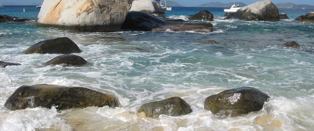 Many people don't know that "The Baths" are on the island of Virgin Gorda. Hidden away, if you drive by you'd think it was just a view of the ocean from a cliff. Park and walk down the cliff and you have a spectacular sight of huge boulders that sit in the water with breathtaking scenery. You can walk on some of the boulders, swim around them in places and the water is pristine and blue. #BeachTips