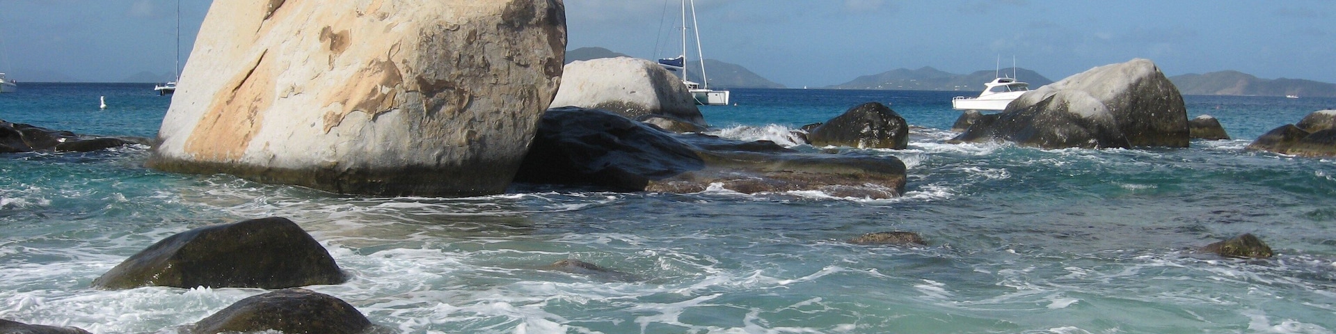 Many people don't know that "The Baths" are on the island of Virgin Gorda. Hidden away, if you drive by you'd think it was just a view of the ocean from a cliff. Park and walk down the cliff and you have a spectacular sight of huge boulders that sit in the water with breathtaking scenery. You can walk on some of the boulders, swim around them in places and the water is pristine and blue. #BeachTips
