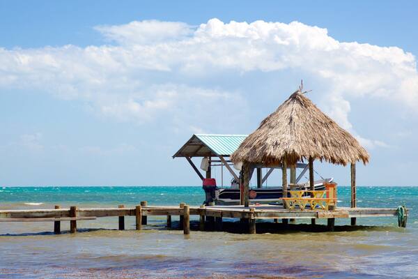 Maya Beach which includes tropical scenes and general coastal views