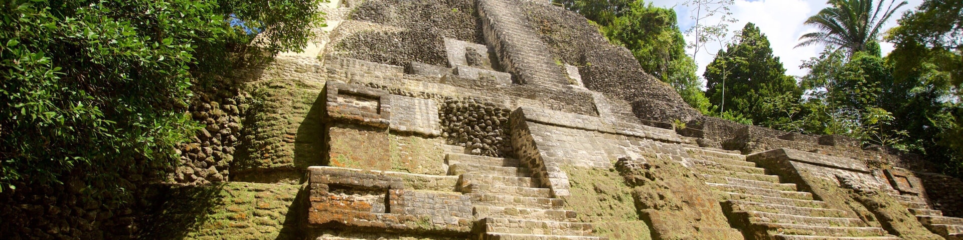 Lamanai mostrando cultura nativa e elementos de patrimônio