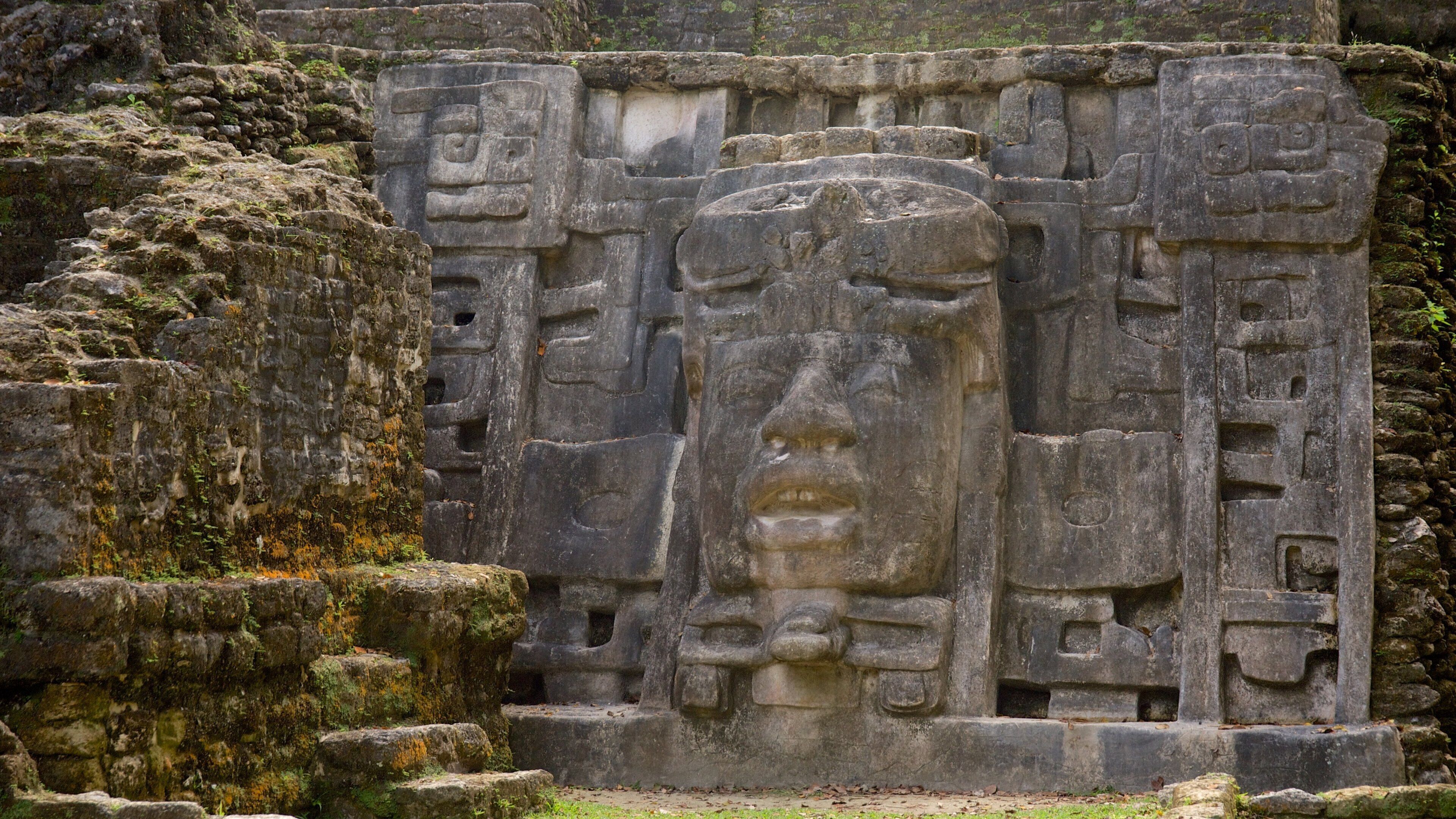 Lamanai Mayan Ruins which includes a statue or sculpture and heritage elements