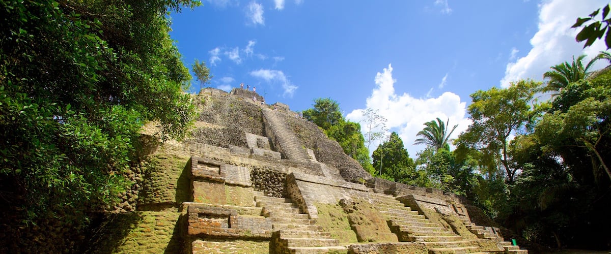 Lamanai showing heritage elements and indigenous culture
