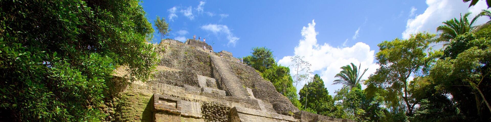 Lamanai featuring heritage elements and indigenous culture