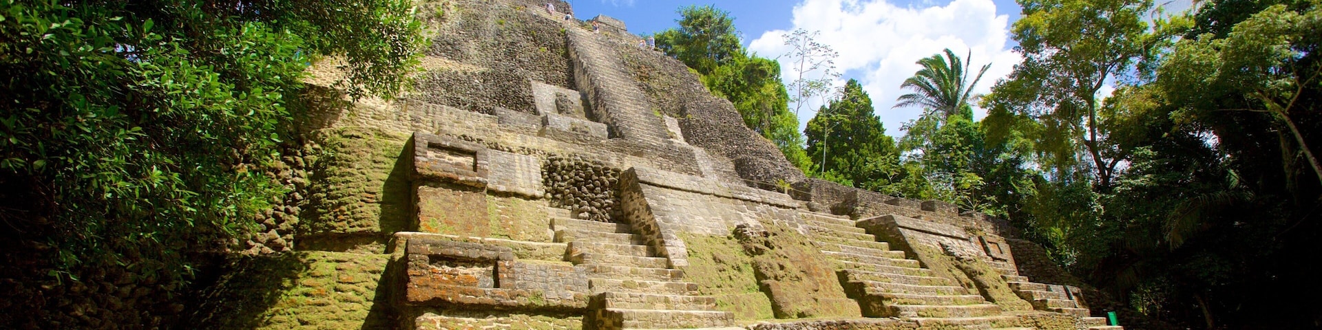 Lamanai que inclui elementos de patrimônio e cultura nativa