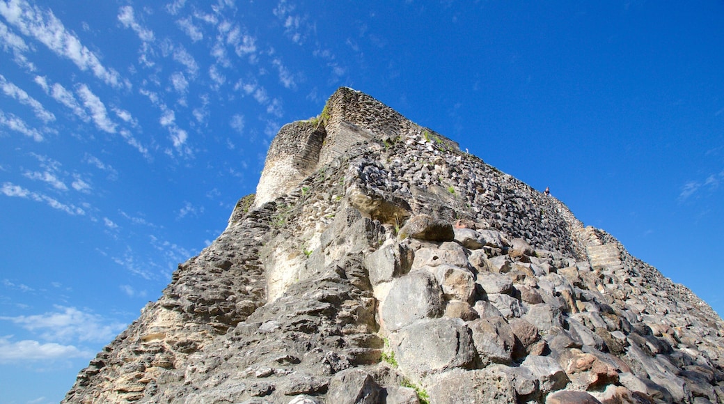 Di chỉ Maya Xunantunich có tính năng di sản và văn hóa bản địa
