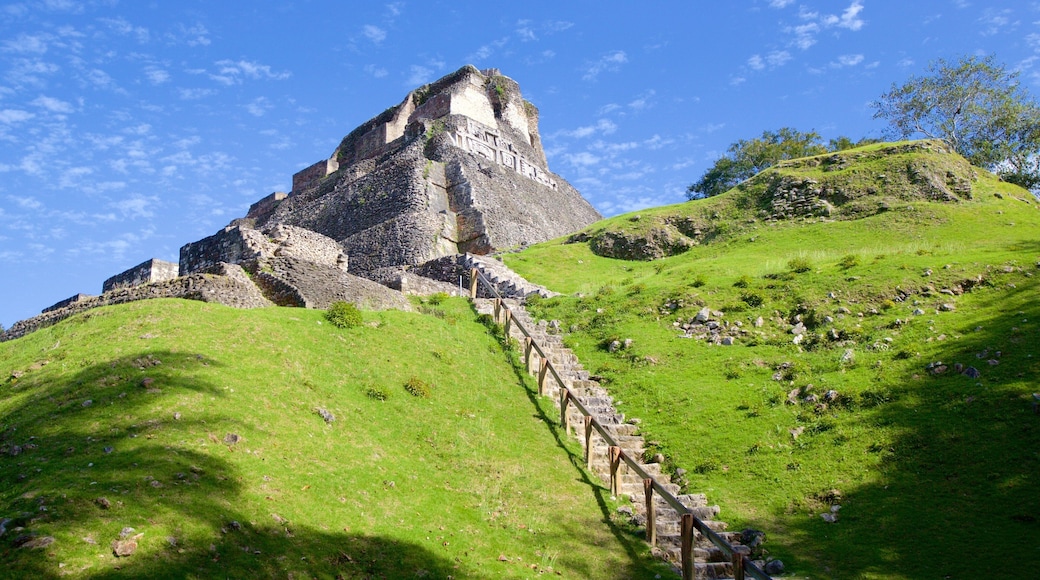 Di chỉ Maya Xunantunich có tính năng di sản và văn hóa bản địa