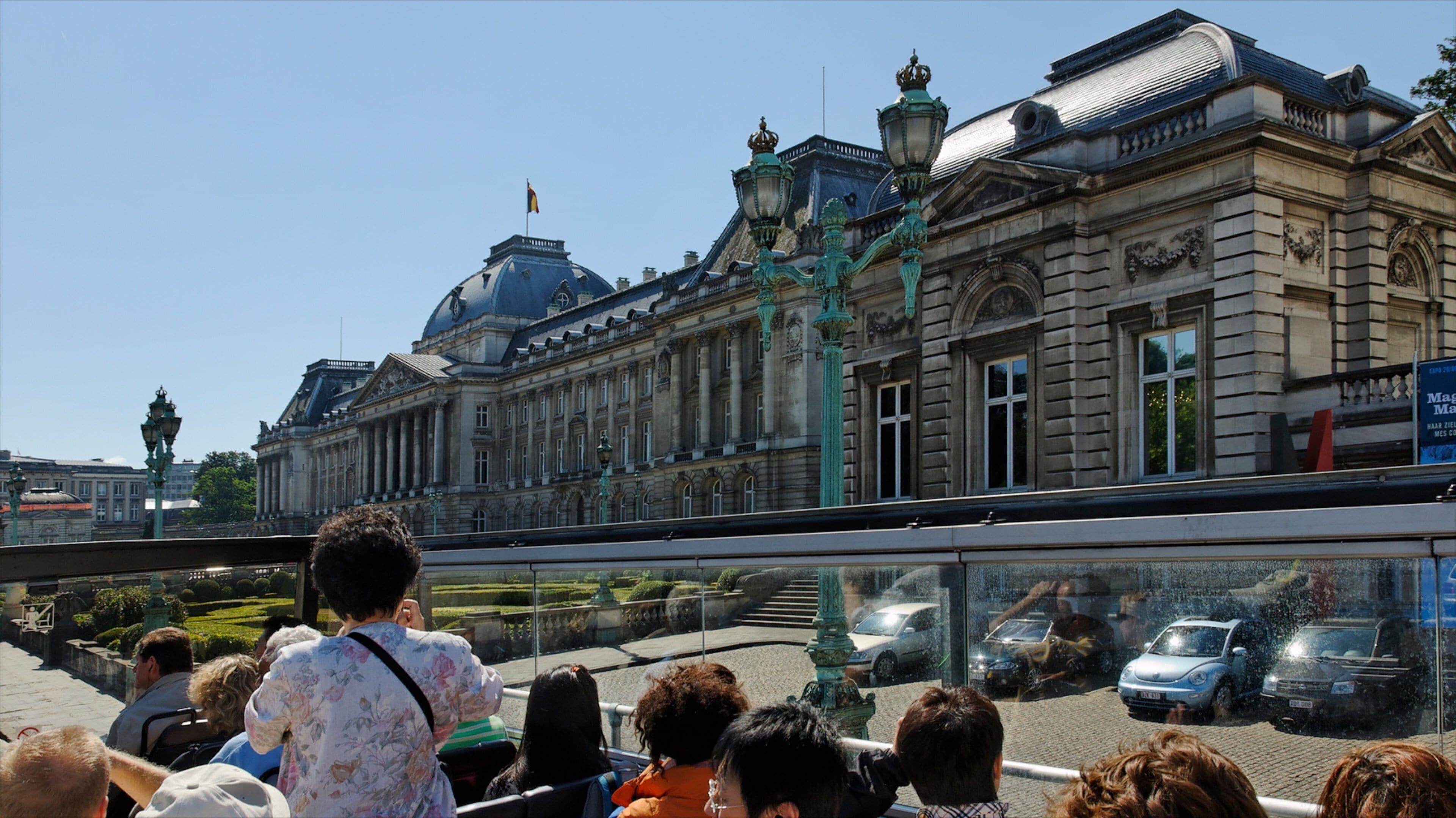 Palacio Real de Bruselas ofreciendo patrimonio de arquitectura, un castillo y un edificio administrativo