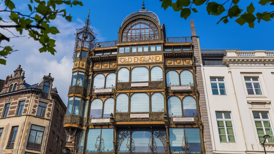 Bảo tàng Nhạc cụ - Tòa nhà Anh Cổ