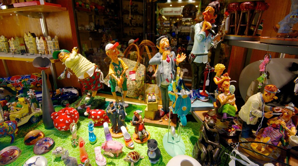 Galeries St. Hubert showing interior views and markets