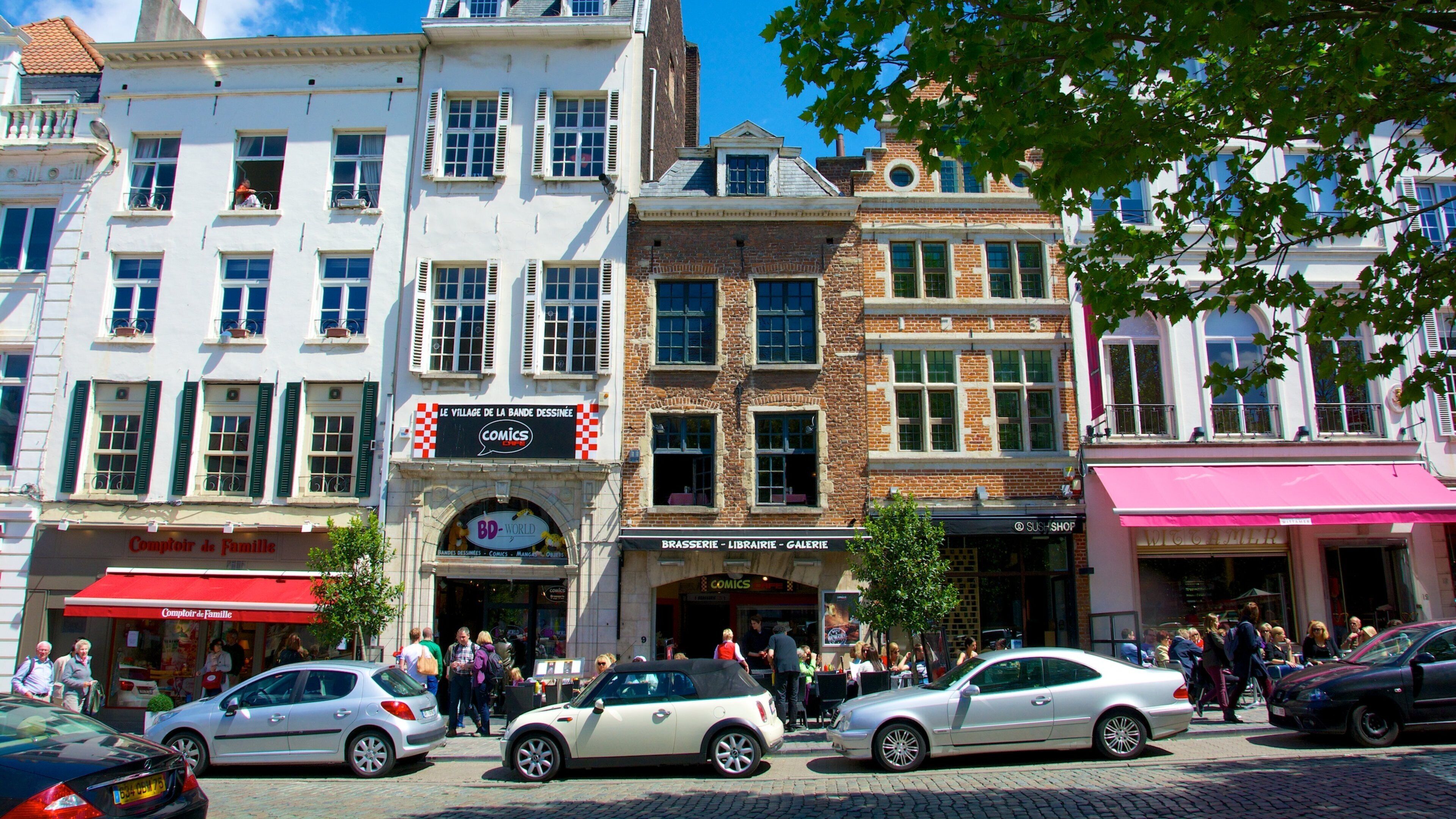 Place du Grand Sablon og byder på gadeliv og en by