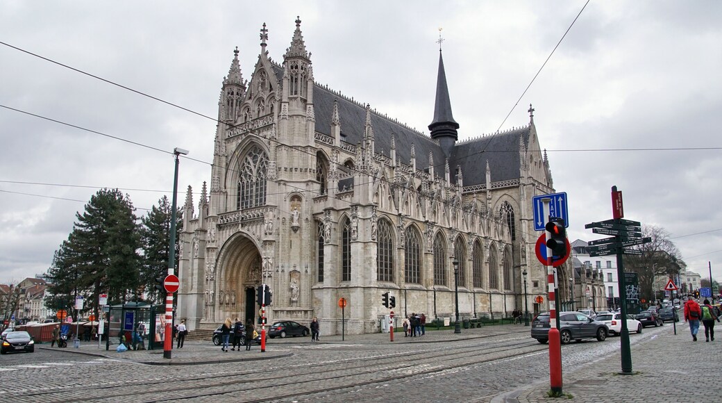 Beautiful ancient Church of Our Blessed Lady of the Sablon located in the Sablon/Zavel district in the historic centre of Brussels. View from the Petit Sablon garden.
