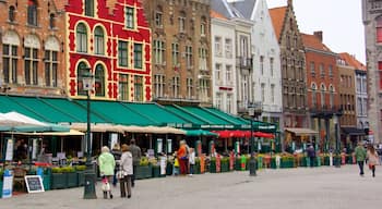 Bruges Market Square showing a city, street scenes and markets