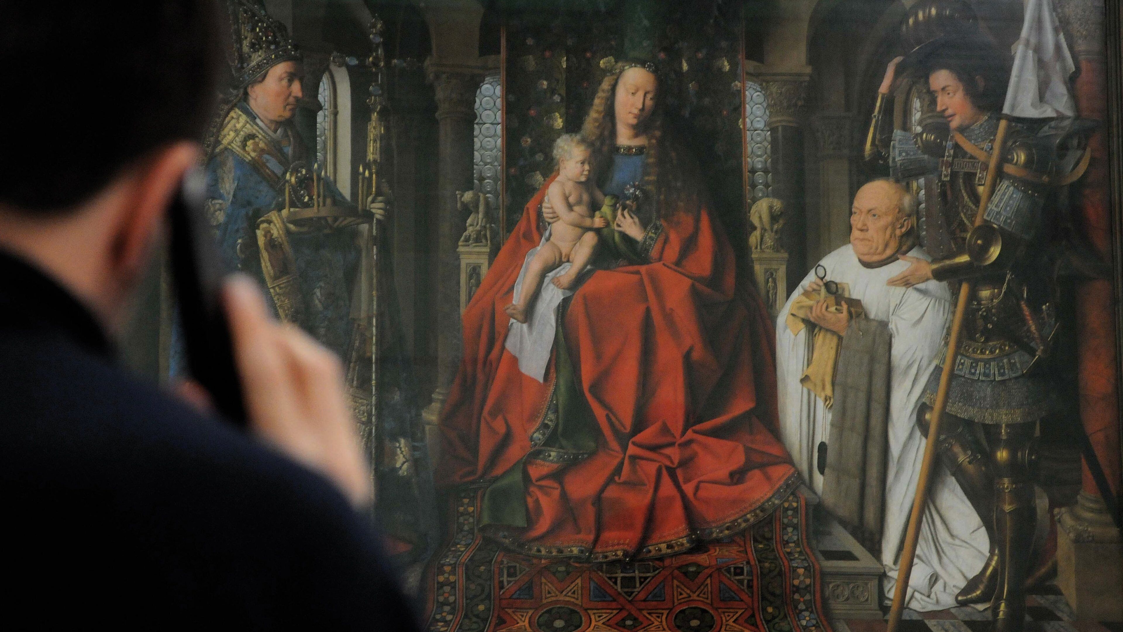 Groeningemuseum mettant en vedette art et vues intérieures