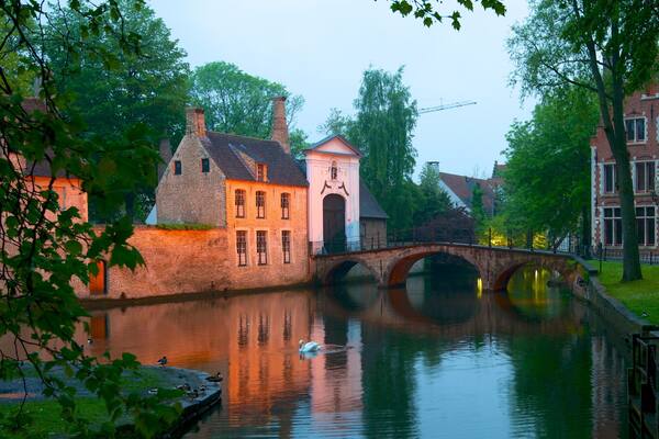 Begijnhof which includes a small town or village, a bridge and heritage architecture
