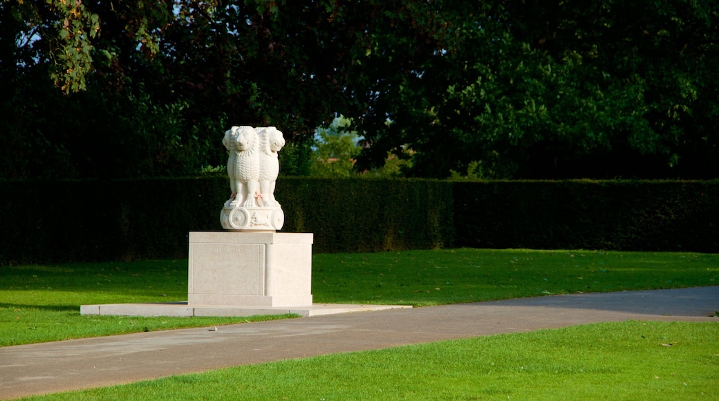 Mindesmærket Menin-porten som omfatter en statue eller en skulptur