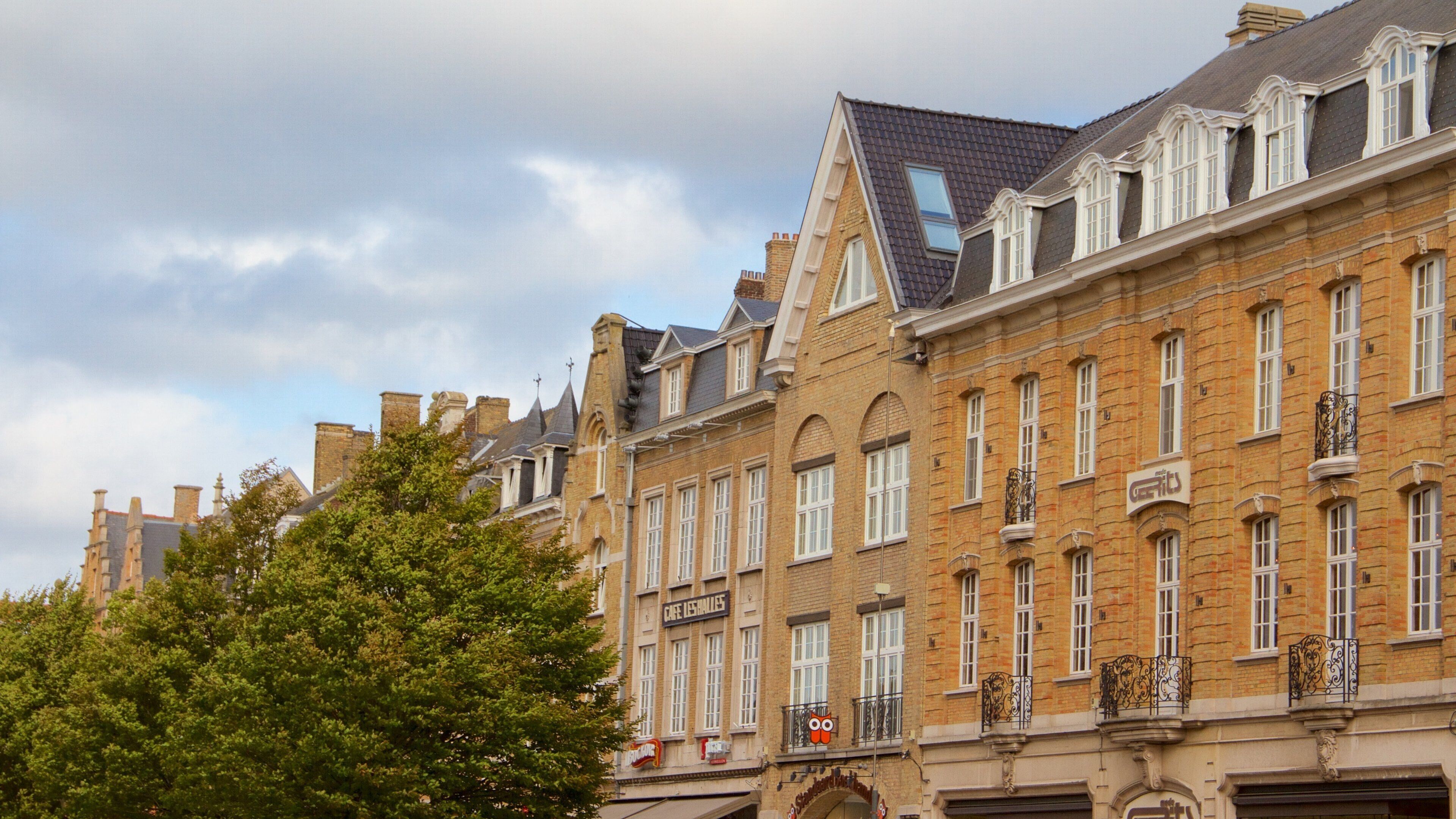 伊佩尔市场广场