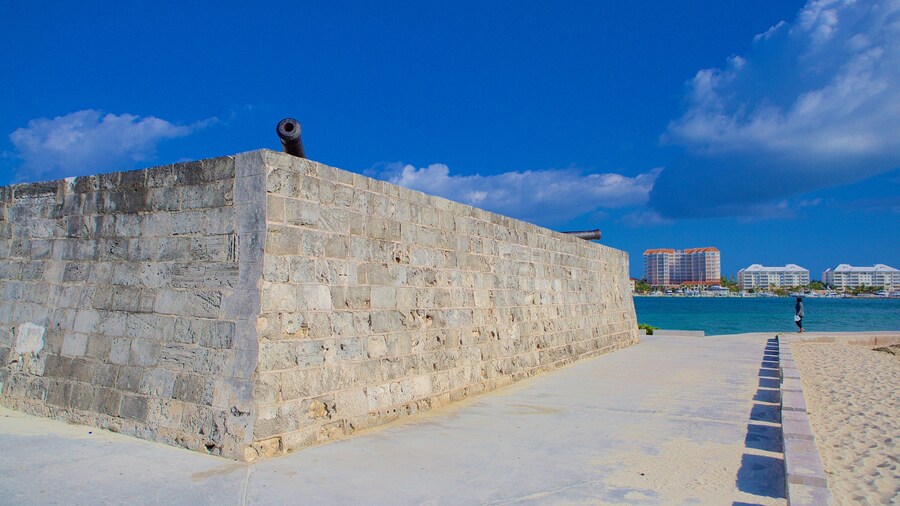 몬터규 요새 을 보여주는 문화유산 요소, 일반 해안 전경 과 해변