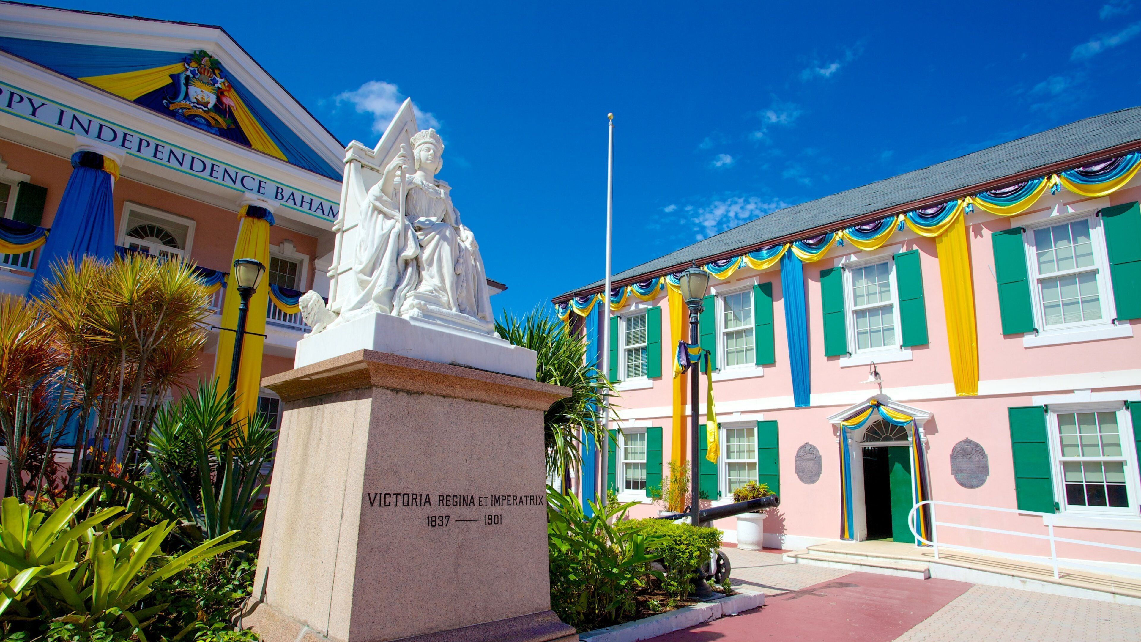Casa del Parlamento ofreciendo arte al aire libre, una estatua o escultura y un edificio administrativo