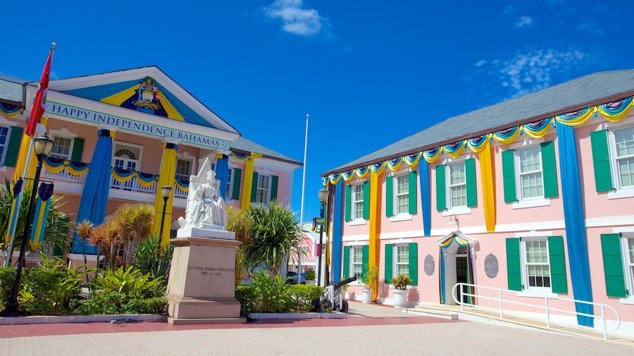 Parlamento che include architettura d\'epoca, edificio amministrativo e strade