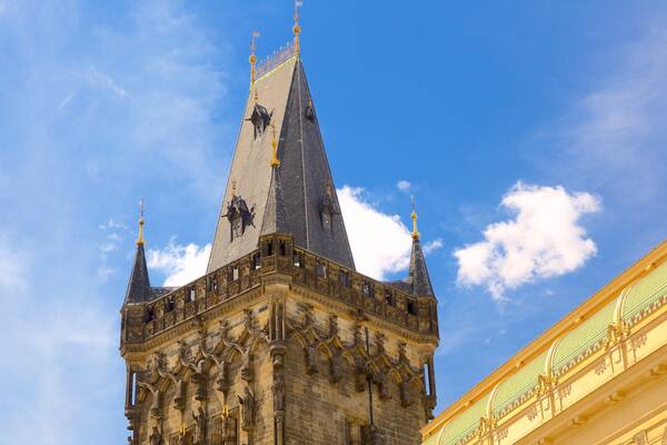 パウダー タワー どの含み 遺跡・遺産 と 都市