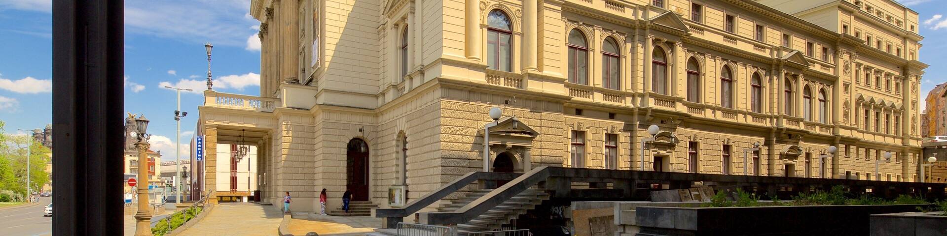 Prager Staatsoper mit einem historische Architektur, Stadt und Geschichtliches