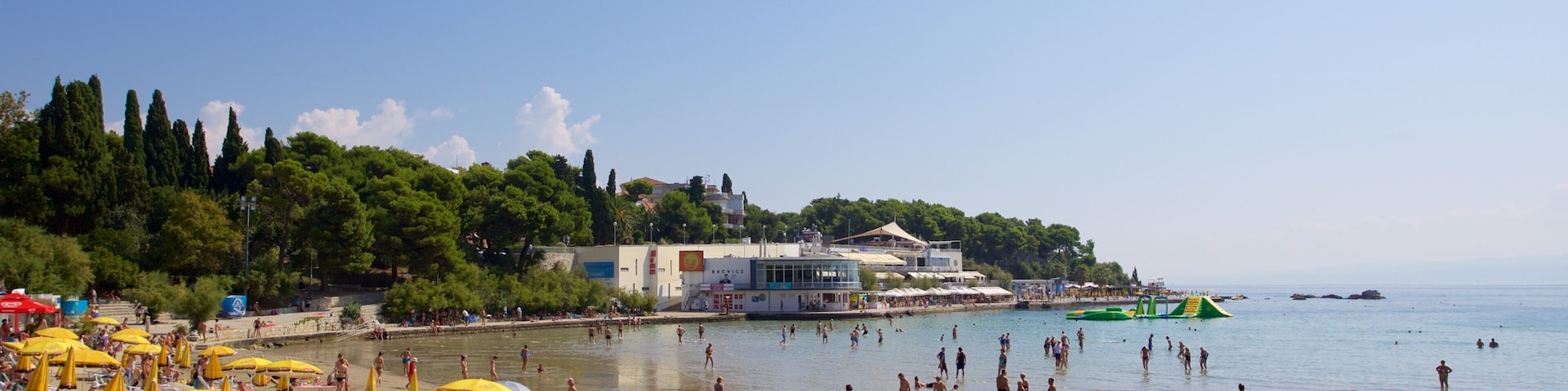 Praia Bacvice que inclui paisagens litorâneas