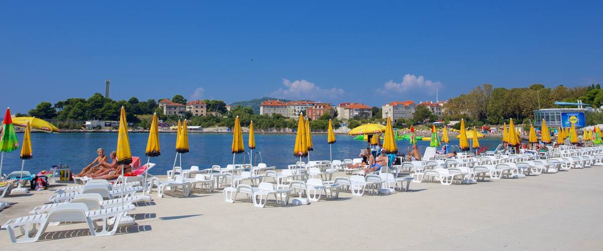 Bacvice Beach showing a beach