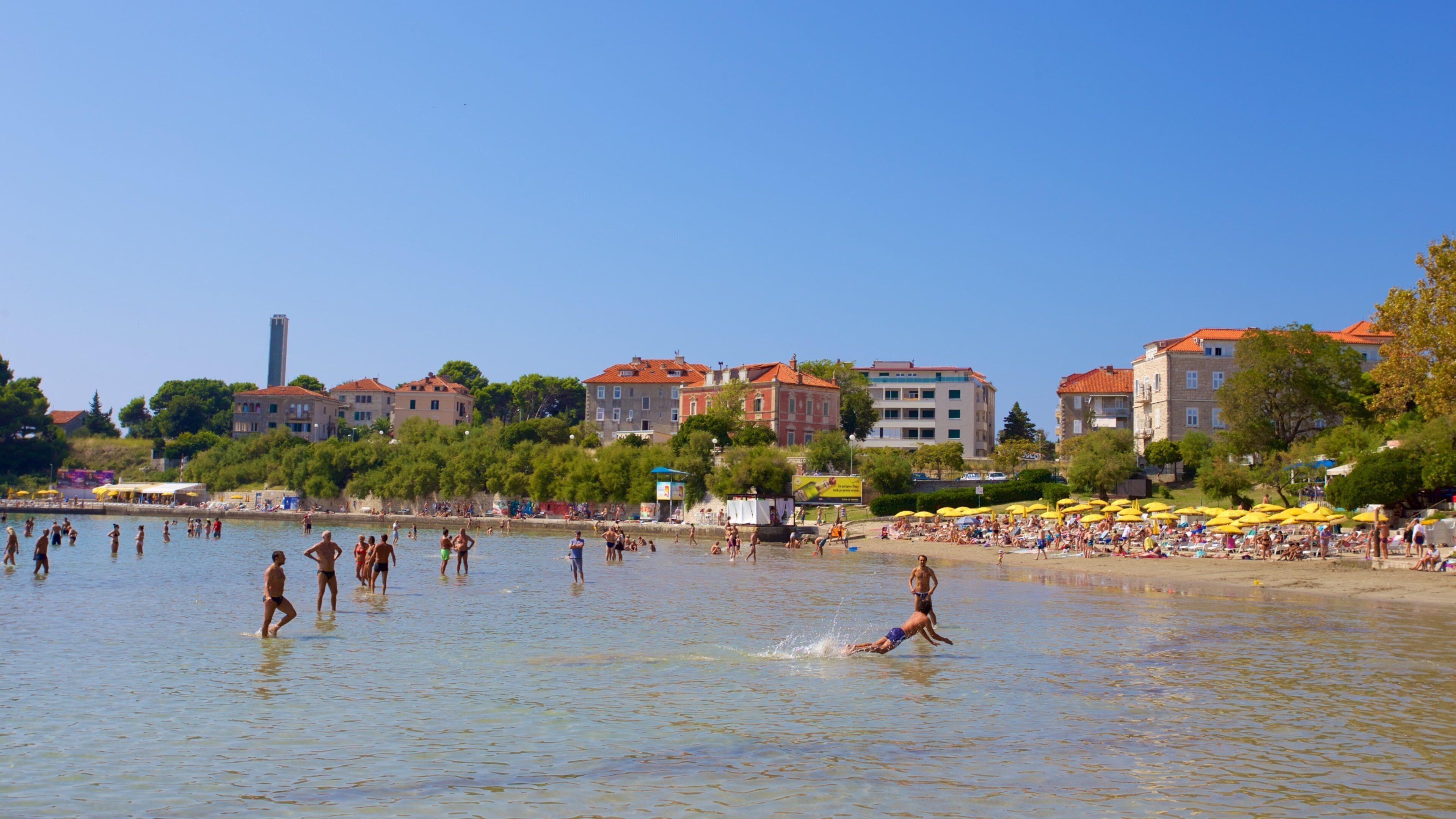 Bacvice-stranden som visar kustutsikter