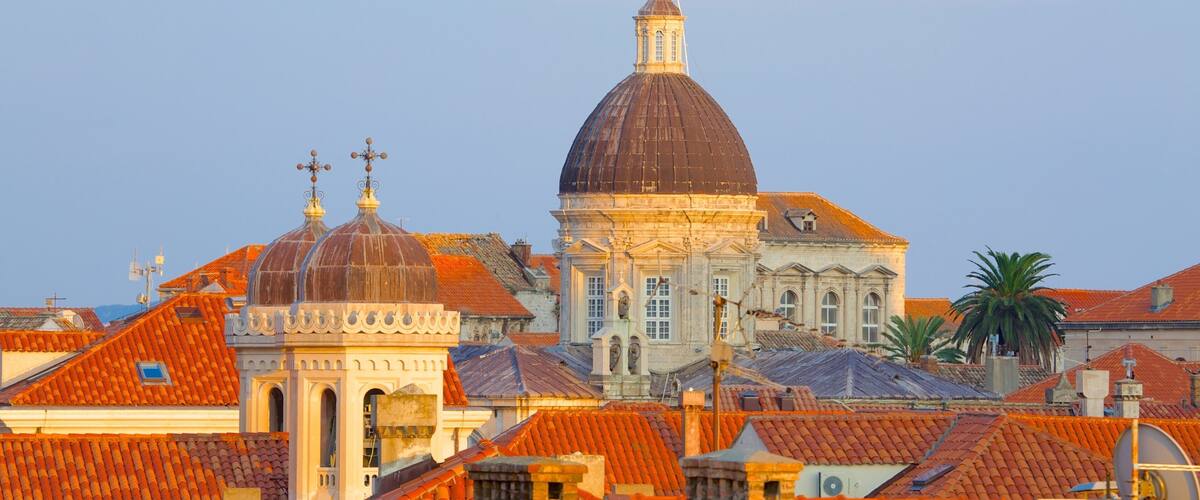 Dubrovnik Cathedral showing heritage elements and a city