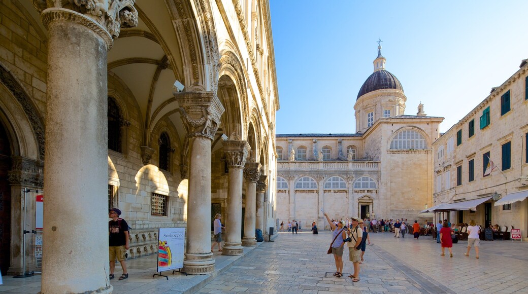 Dubrovnikin katedraali joka esittÀÀ tori, kirkko tai katedraali ja vanha arkkitehtuuri