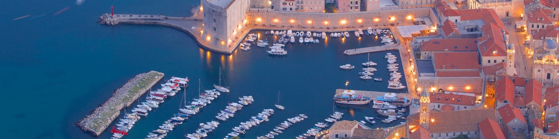 Revelin Fortress showing a coastal town