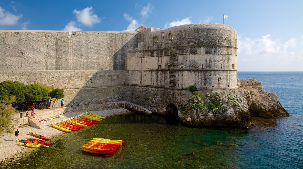 Bokar Fortess which includes a ruin and heritage elements
