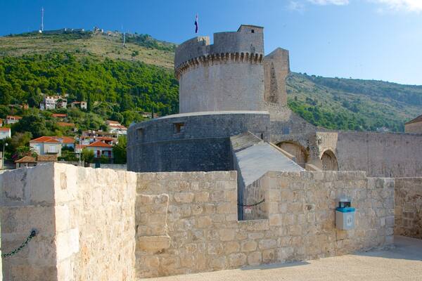 Festung Minceta welches beinhaltet historische Architektur