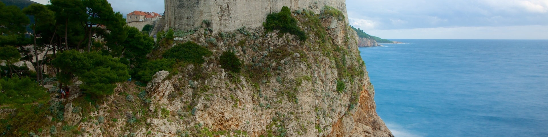 Lovrijenac Fort which includes rocky coastline and a castle