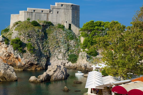 Forteresse Lovrjenac mettant en vedette patrimoine historique et vues littorales