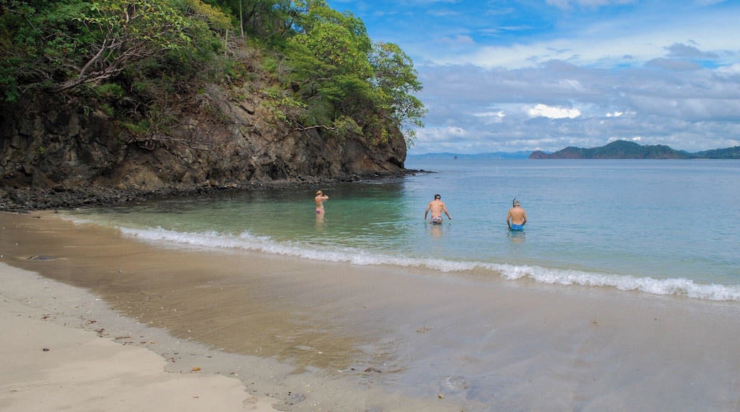 Another day, another perfect snorkelling spot in the middle of nowhere Costa Rica.
http://www.divebuddies4life.com/playa-del-coco-snorkeling-spots/